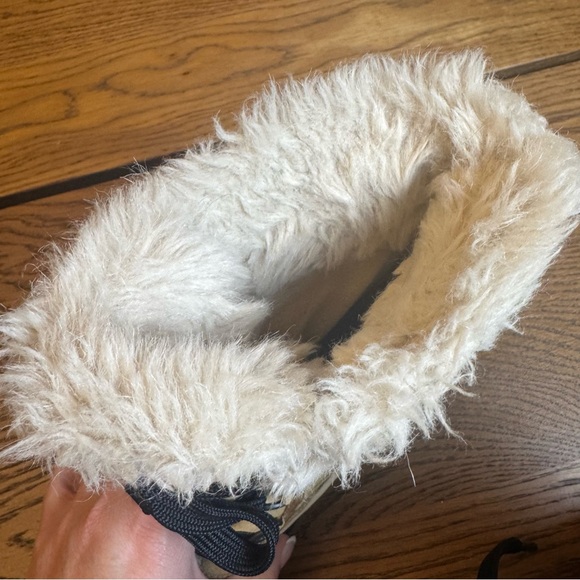 Sorel Tan and Black Fur-Lined‎ Winter Boots - Picture 7 of 11